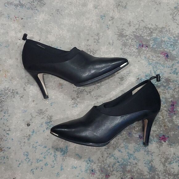 Cole Haan Grand Ambition Black Leather Heels with Adjustable Insert - Picture 2 of 15